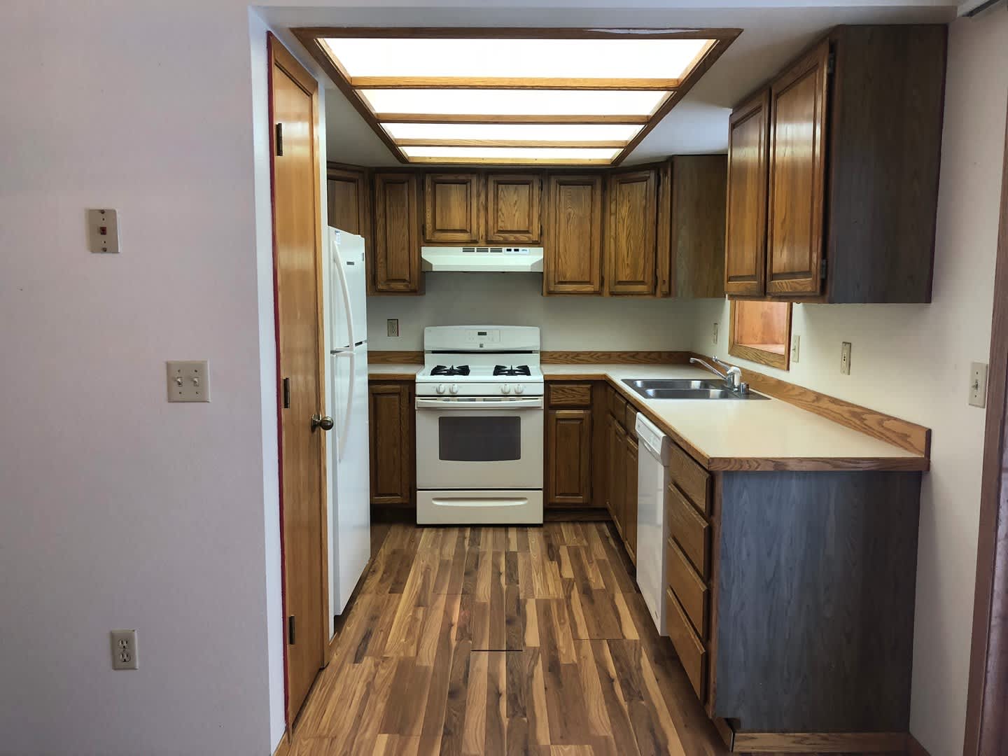 3BR, 2BA 2 story home w/finished daylight basement – photo 2