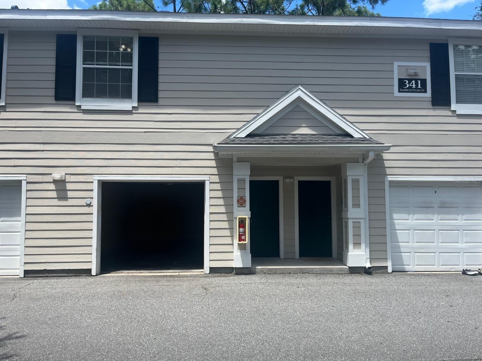 341 SOUTHERN PECAN Circle – photo 1