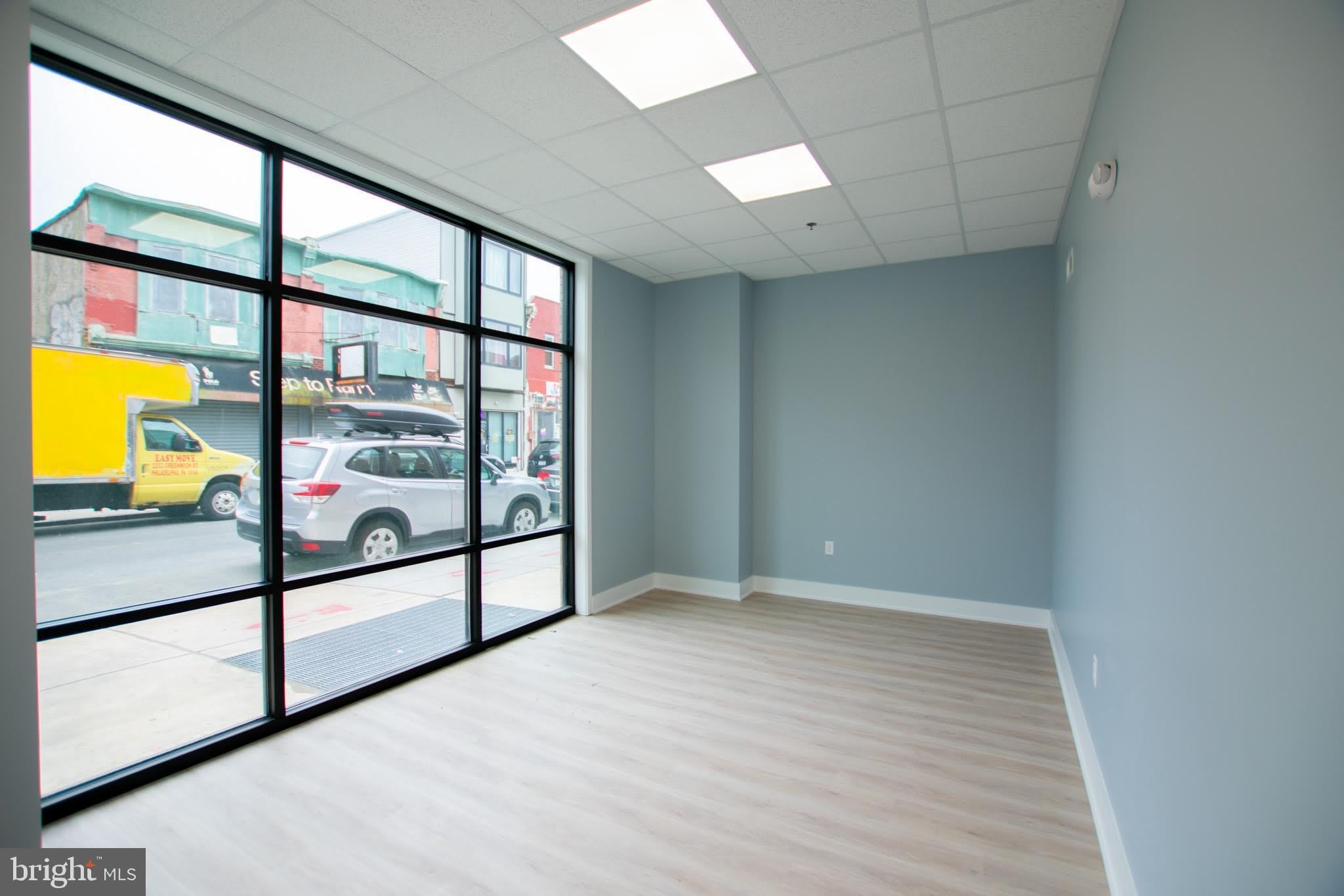 1420 POINT BREEZE Avenue – photo 4