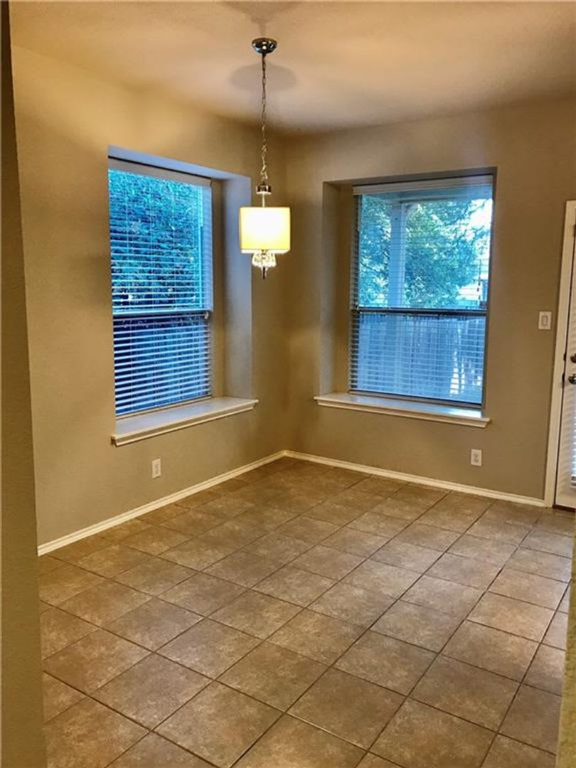 Wonderful 2 Story Home in Parmer Village – photo 5