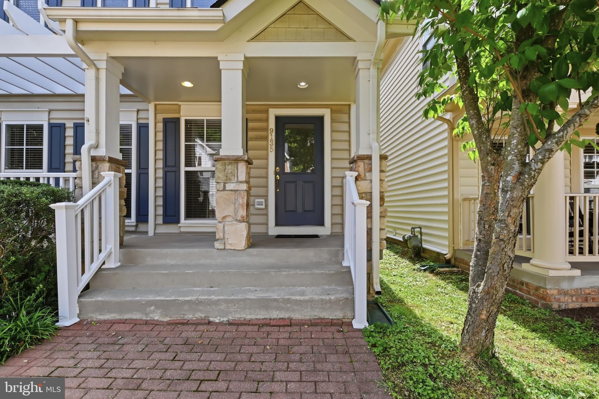 9135 STONEGARDEN Drive – photo 2