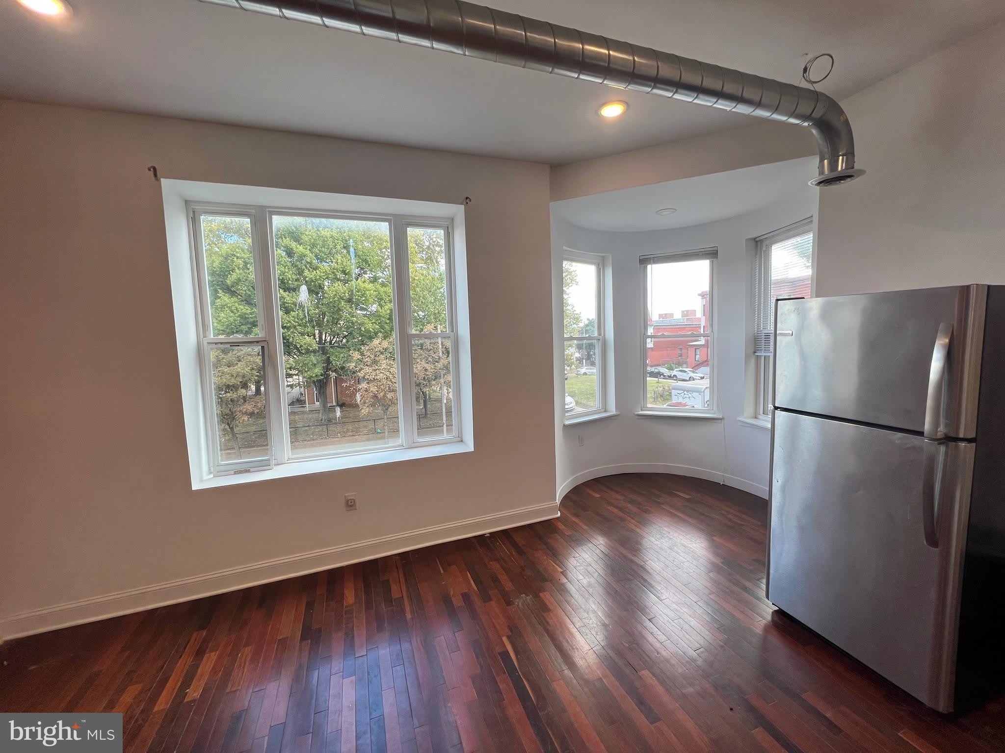 3228 W DIAMOND Street – photo 2