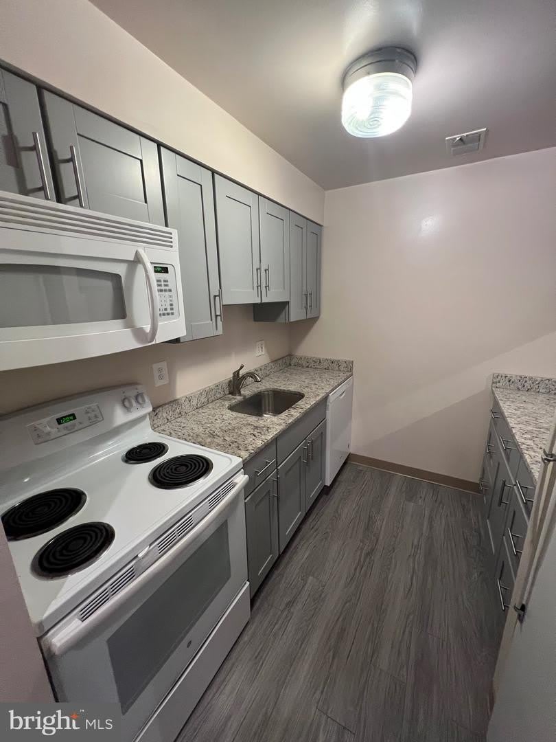 3 ANDREW PL #R98 – photo 5