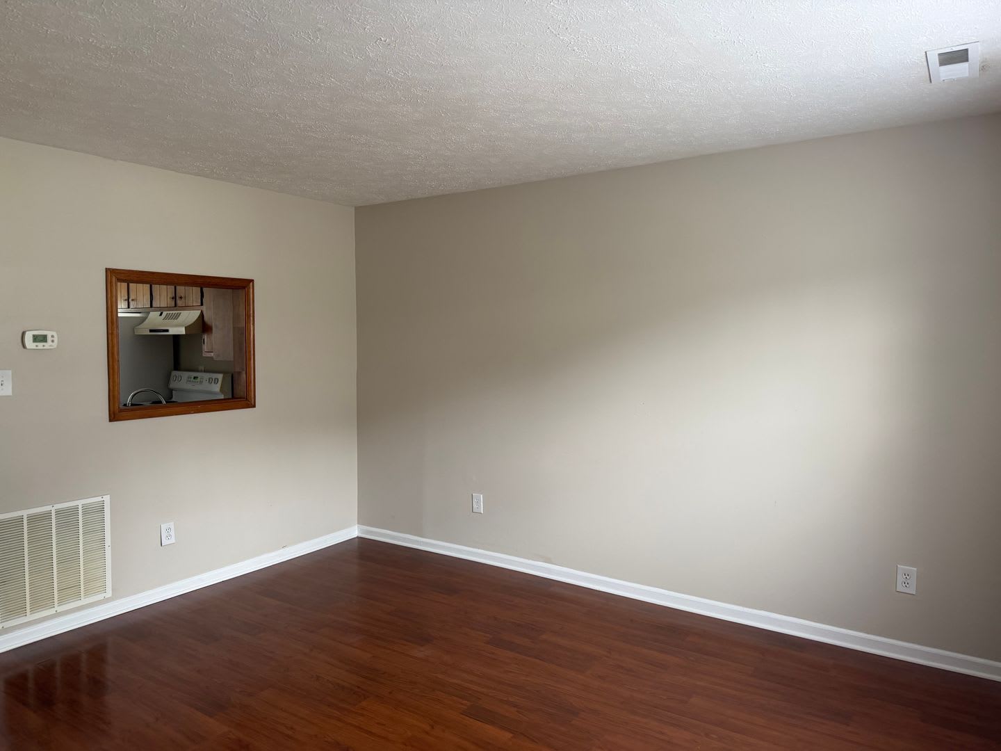 2 Bedroom Duplex Townhouse off Wards Ferry Road – photo 2