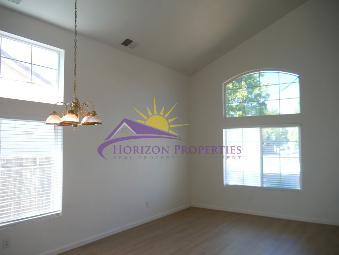 Two Story 4 Bed 3 Bath 1 863Sqft Elk Grove Home In Laguna Park – photo 3