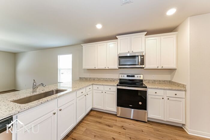 305 Silvercrest Lane – photo 4