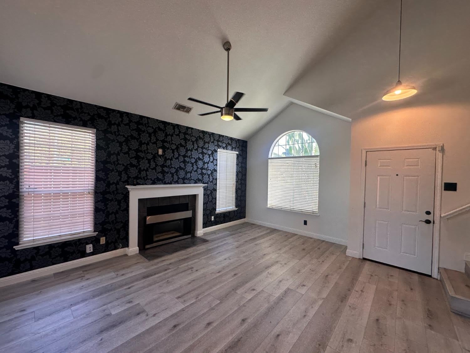 2214 E Chennault Avenue – photo 4