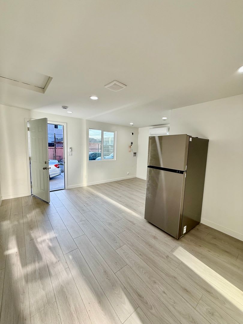BEAUTIFUL 2 BEDROOM! MUST SEE – photo 5