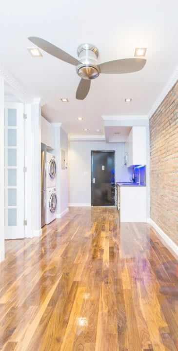 218 E 11th St – photo 4