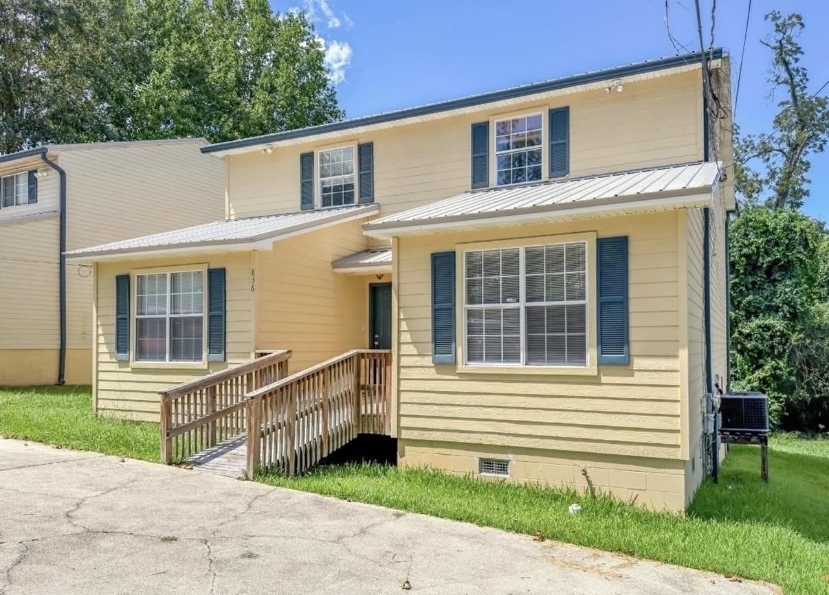 836 W Georgia Street – photo 2