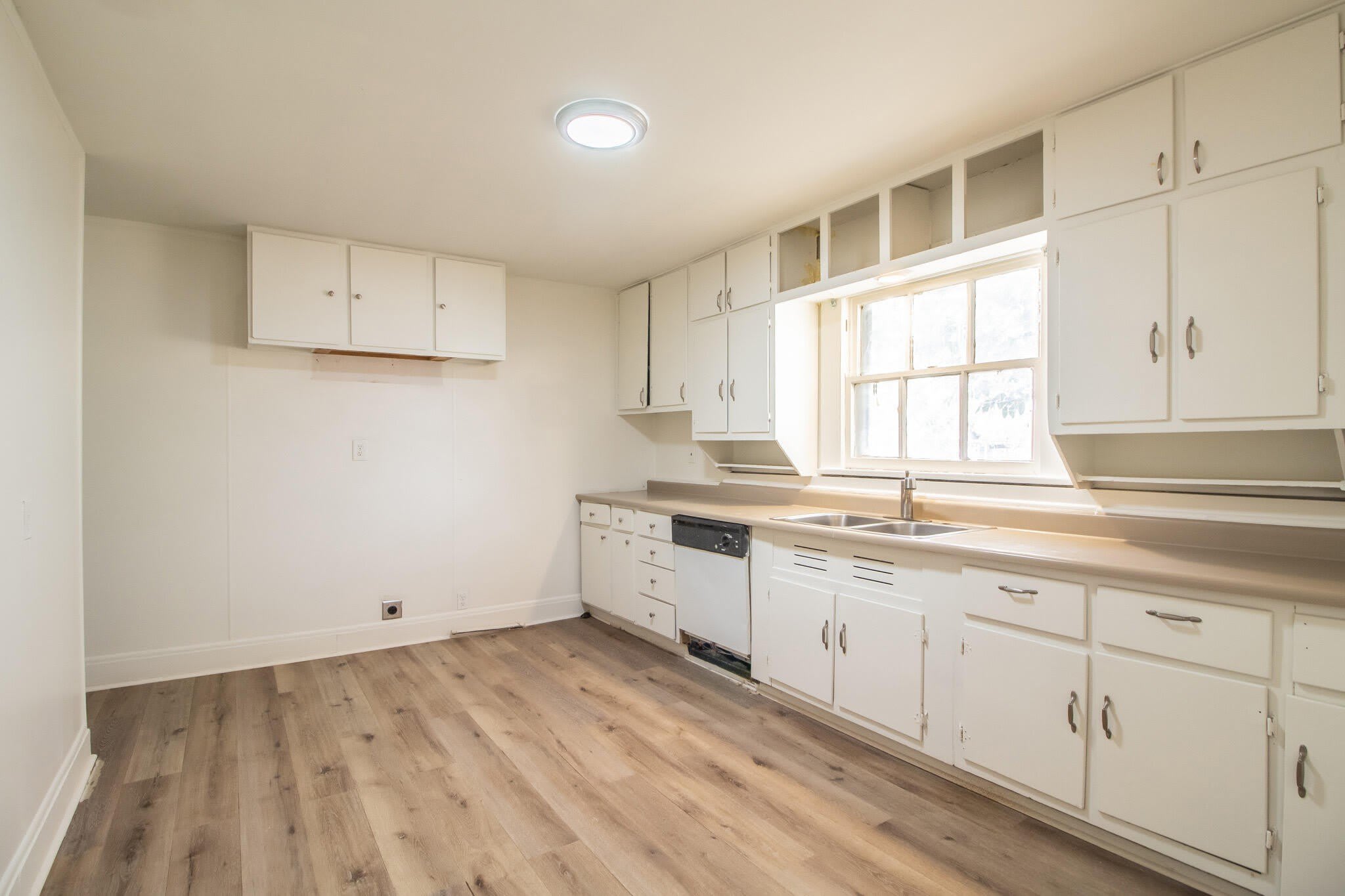 305 E Lubbock Street – photo 3