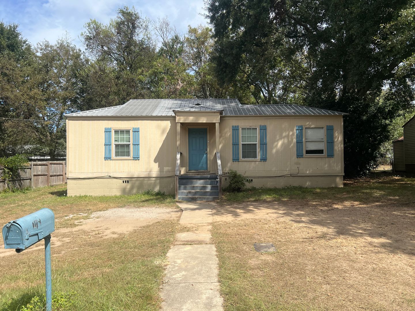 2 bedroom 1 bathroom home – photo 1