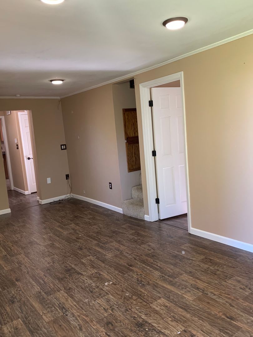 Cute 2 bedroom home with a loft and detached one car garage – photo 2