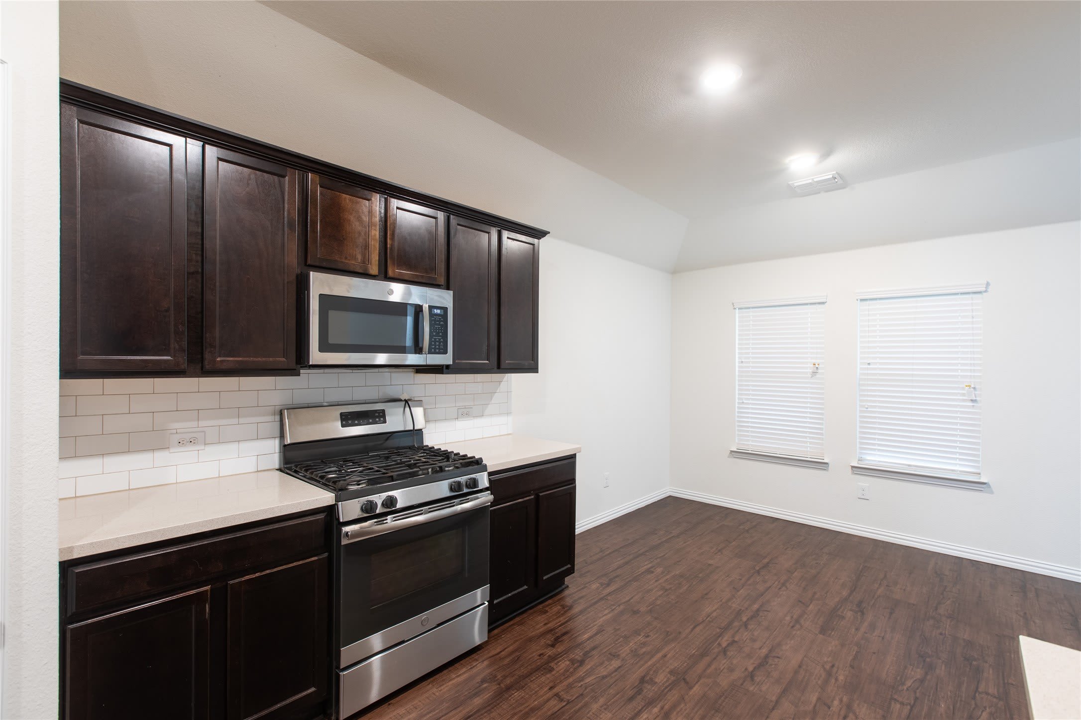 905 Silverbell Street – photo 4