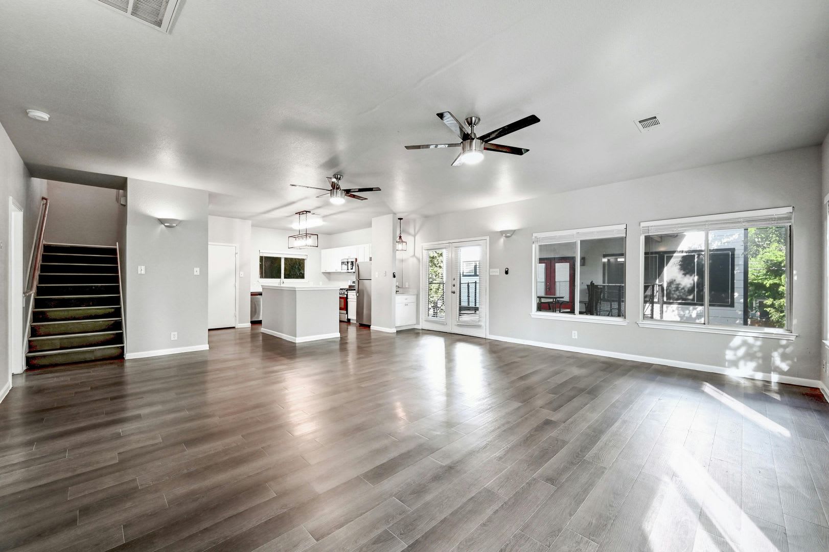 Renovated 6bed/3bath Close to Campus! – photo 4