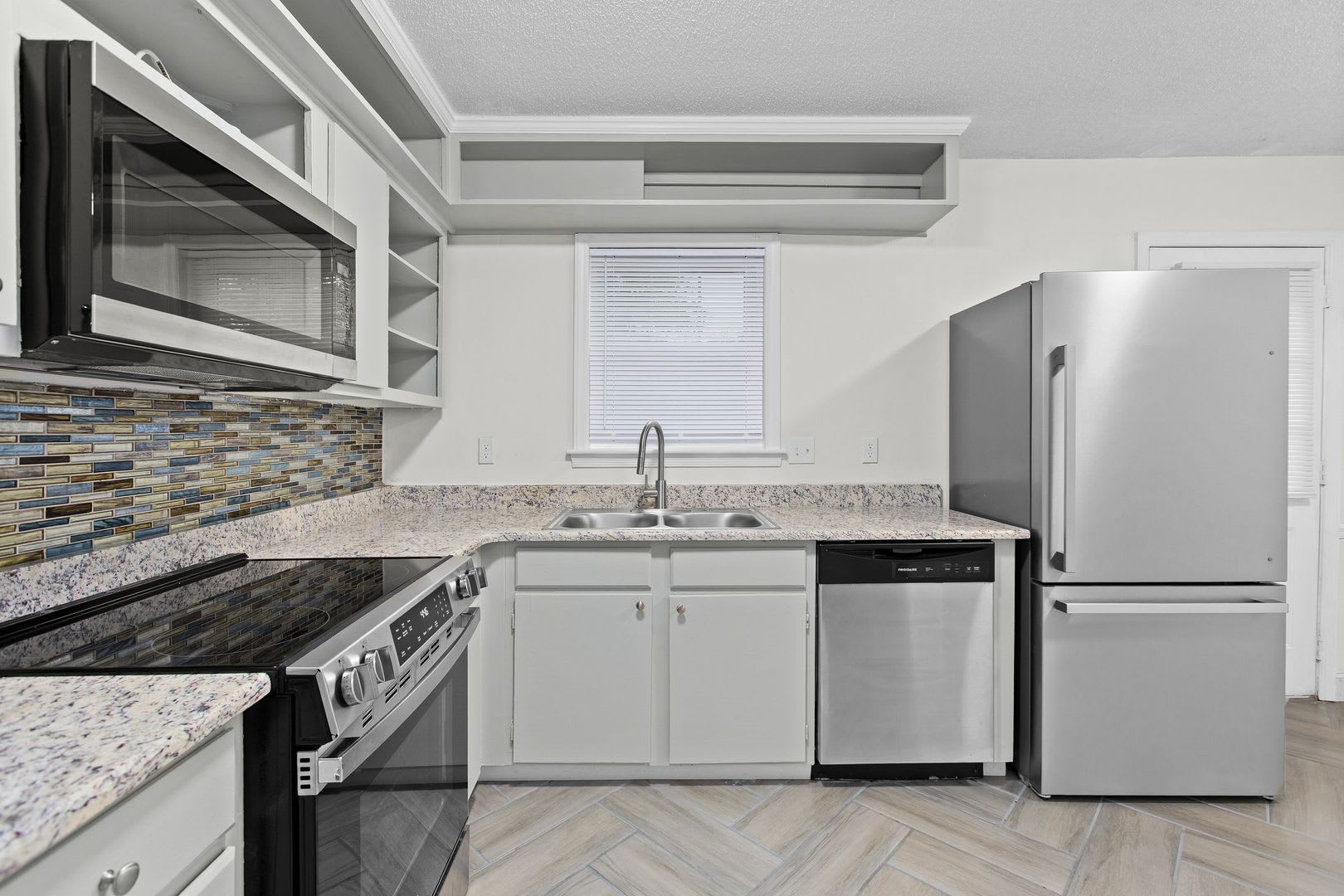 Updated Two Bedroom Condo With New Kitchen Appliances And Private Patio – photo 1