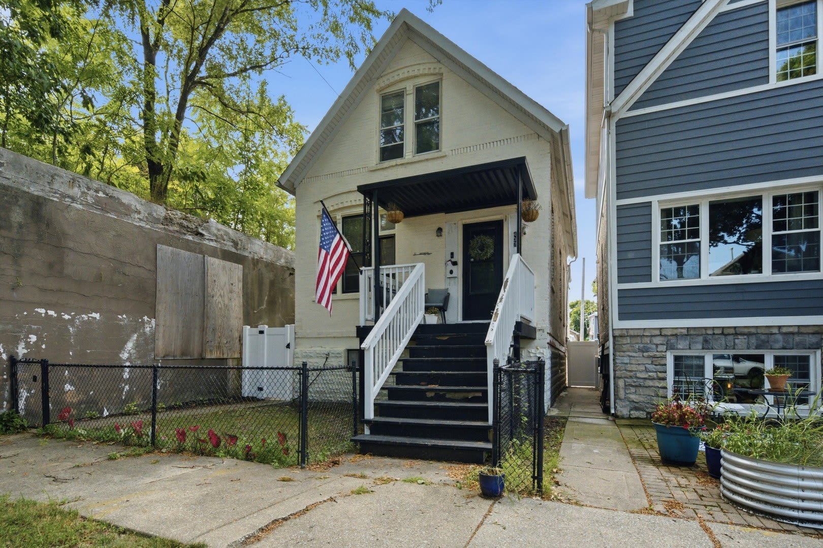 437 W 44th Place – photo 3