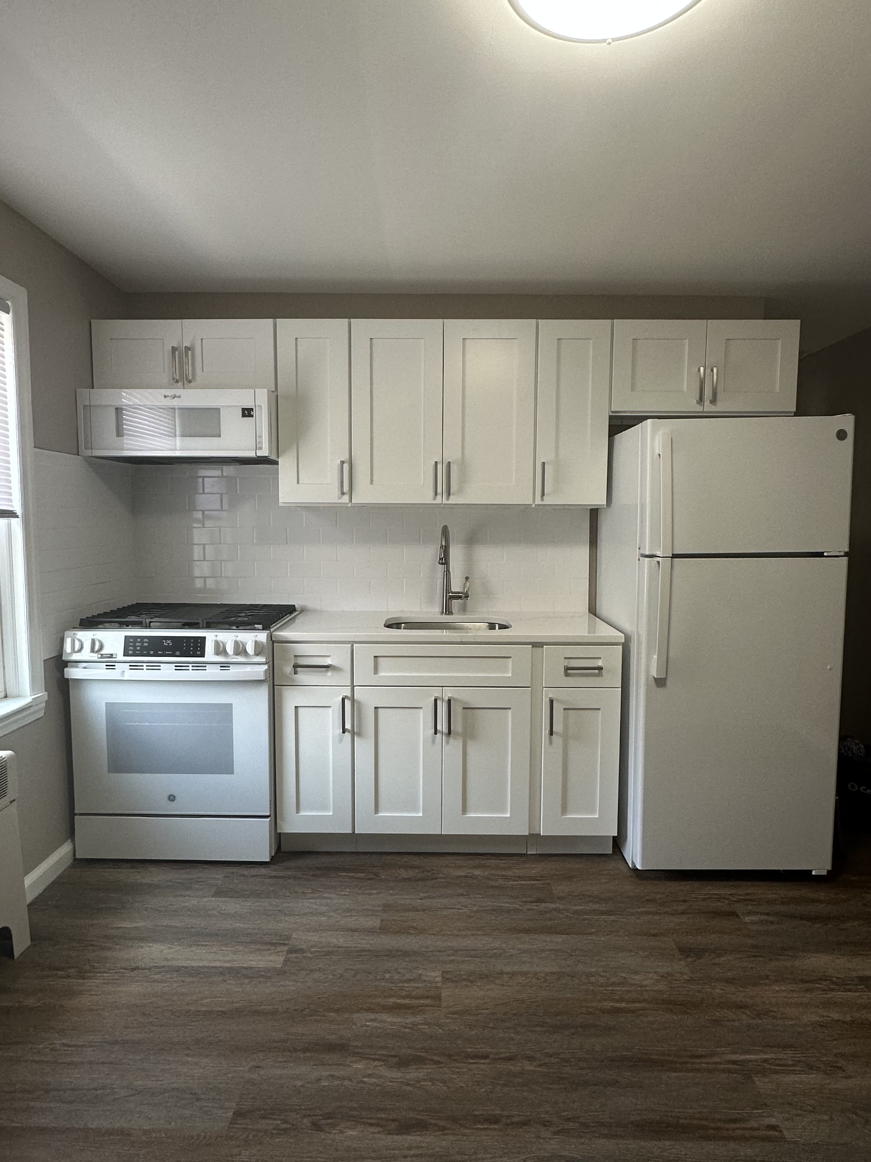 239 E Main St – photo 4