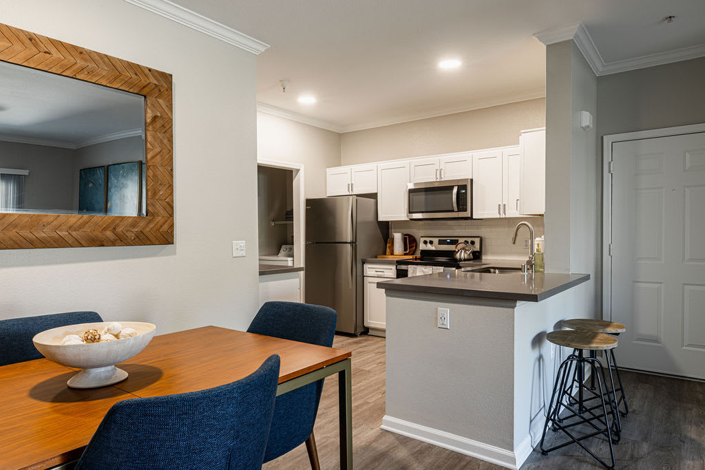 Canyon Park Apartments – photo 2