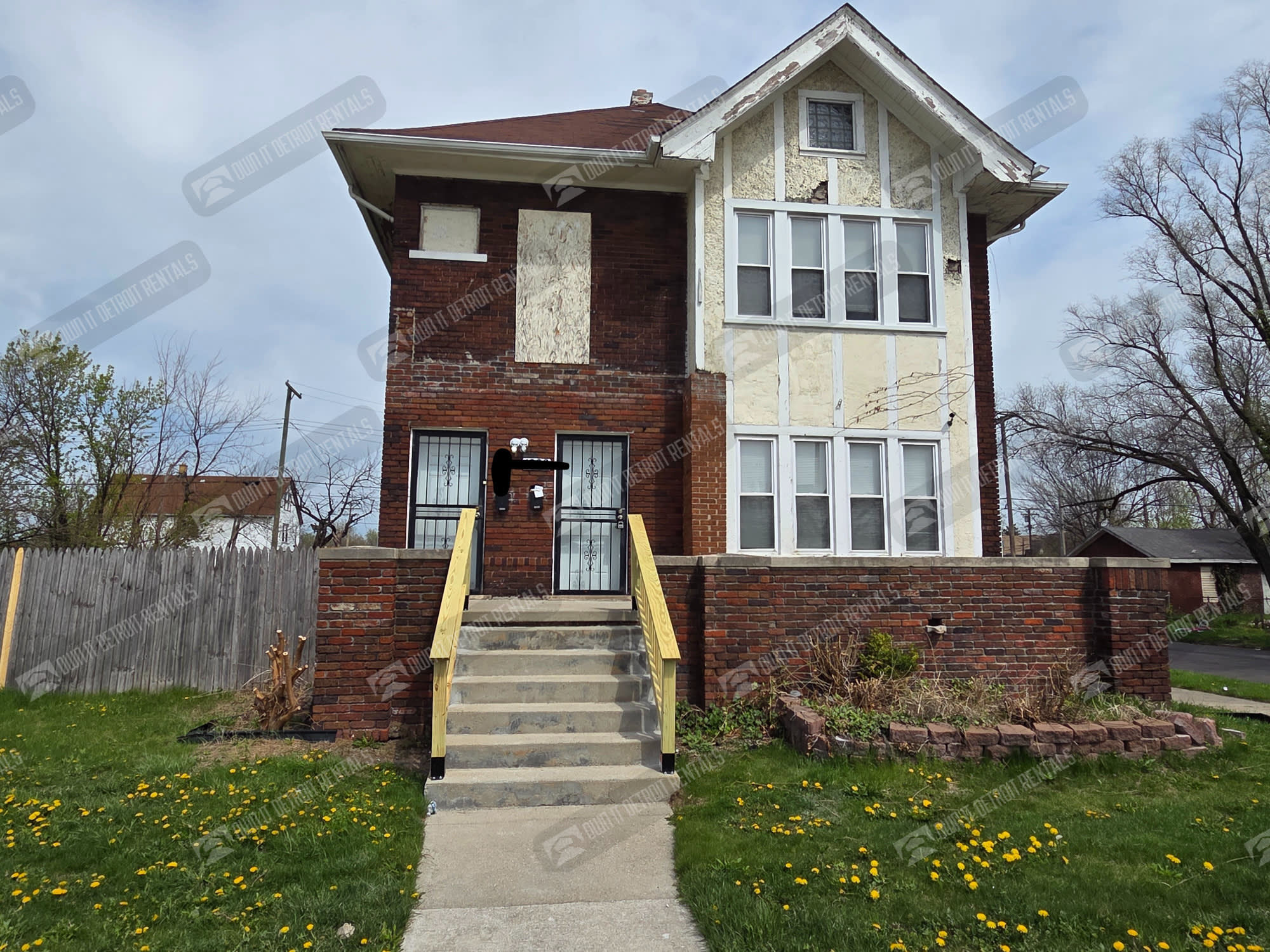 1998 E Grand Blvd – photo 1