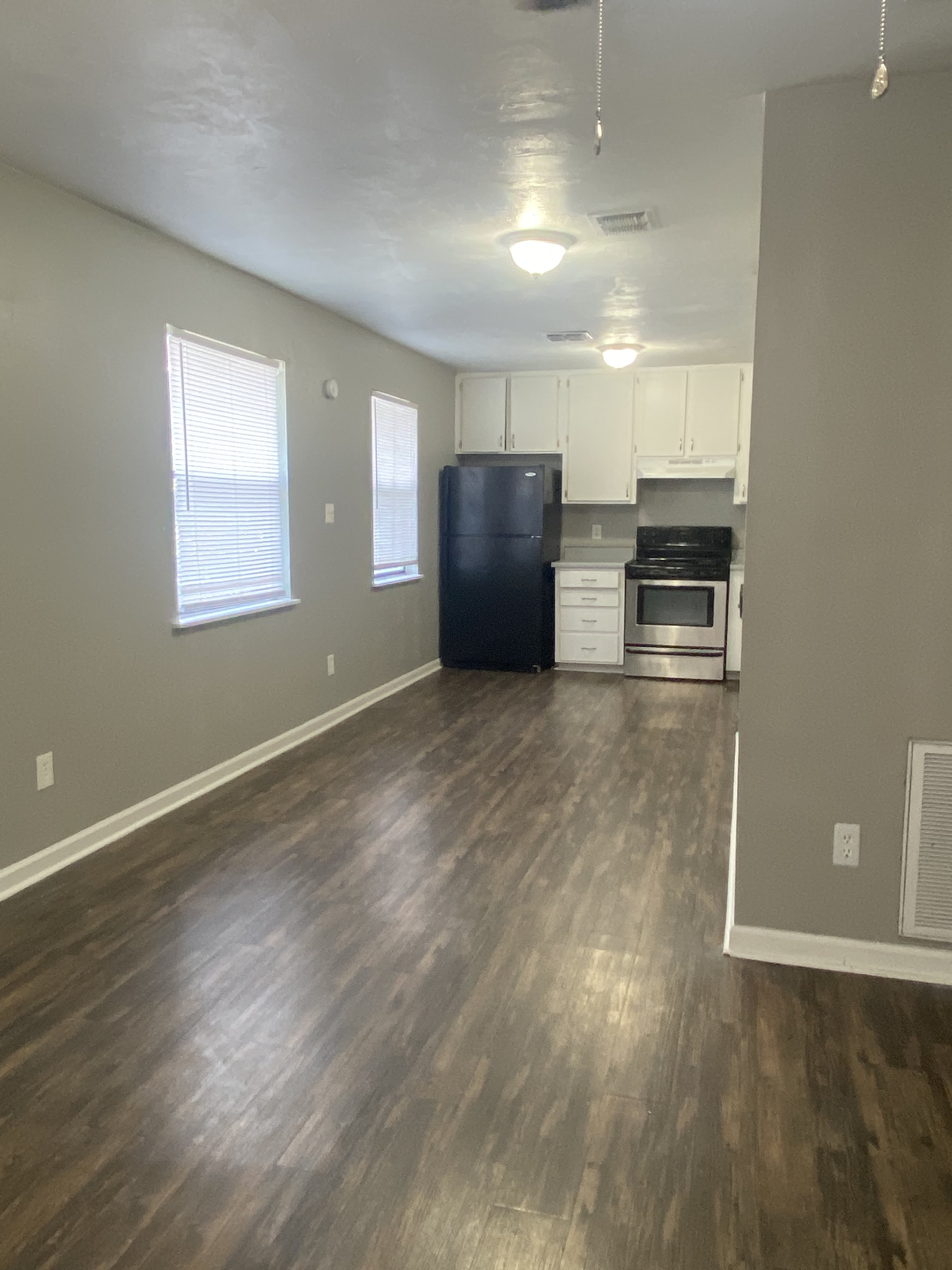 306 White Dr – photo 2