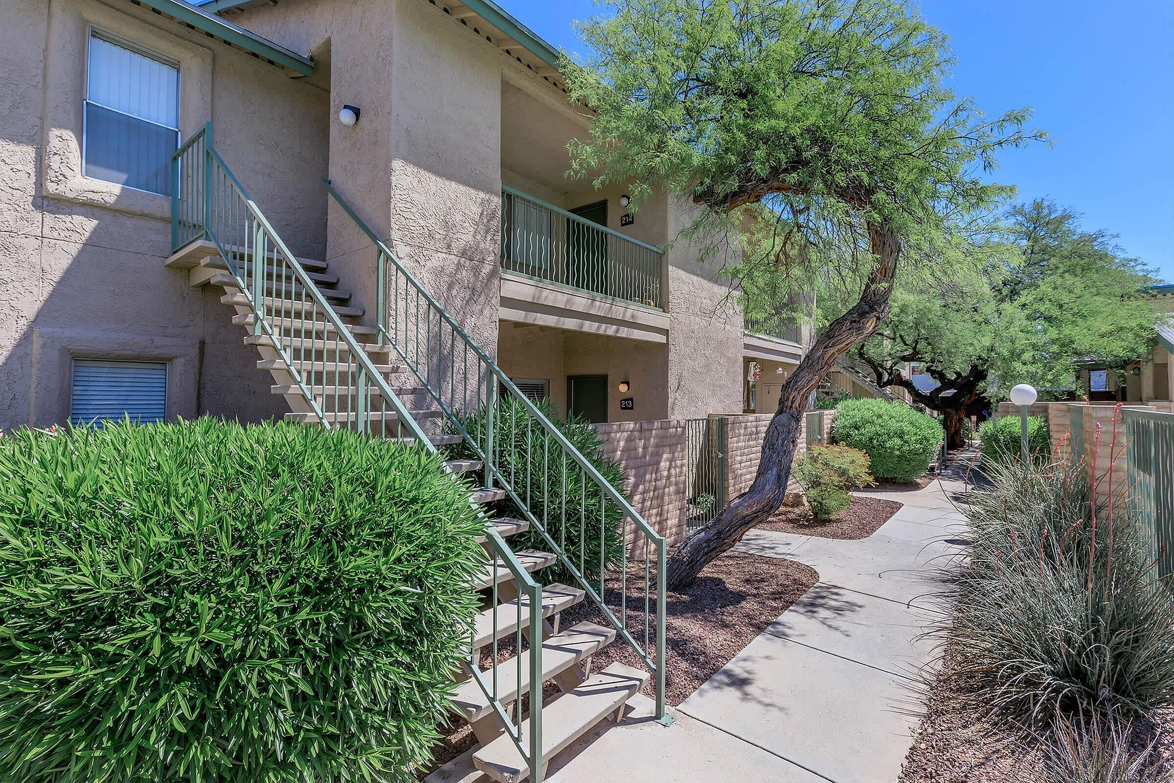 Sand Pebble Apartments – photo 3