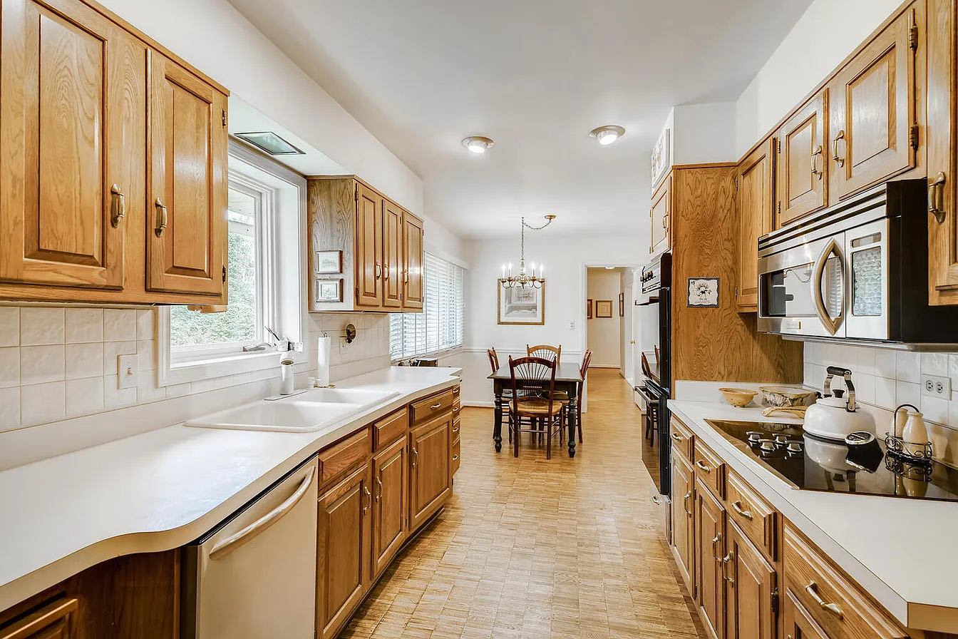 107 East Farnham Lane – photo 4