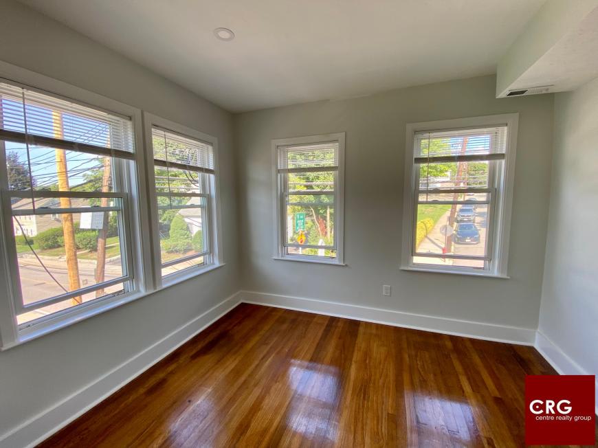 975 Chestnut St – photo 3