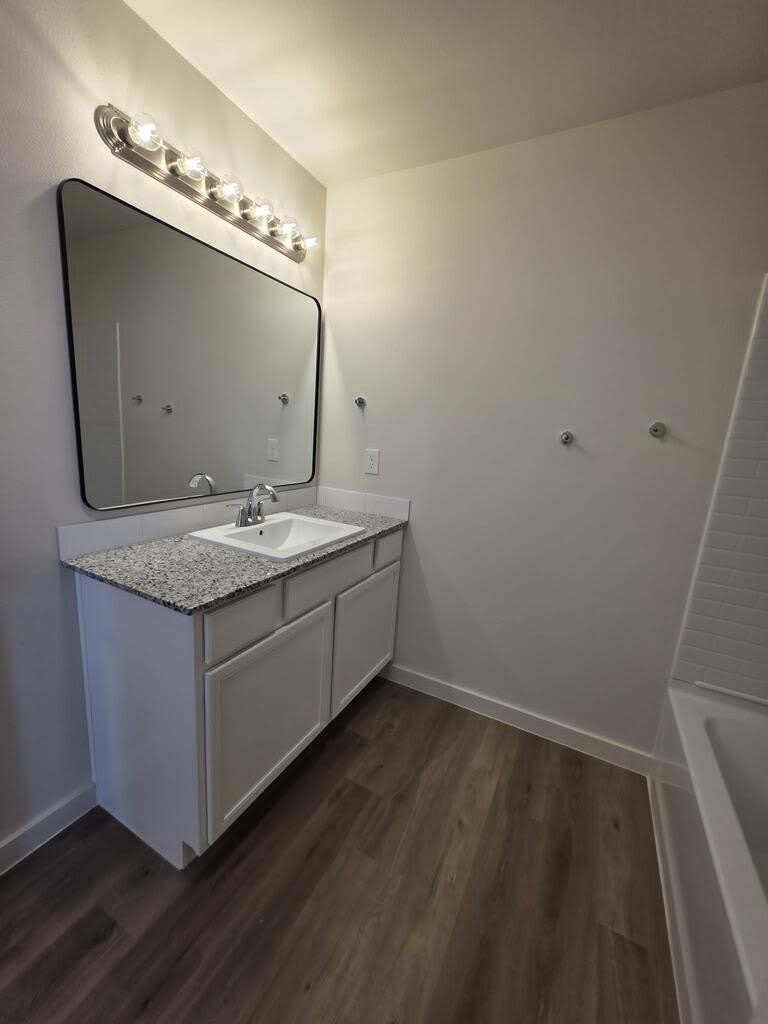 908 Gold Rush Ave – photo 2