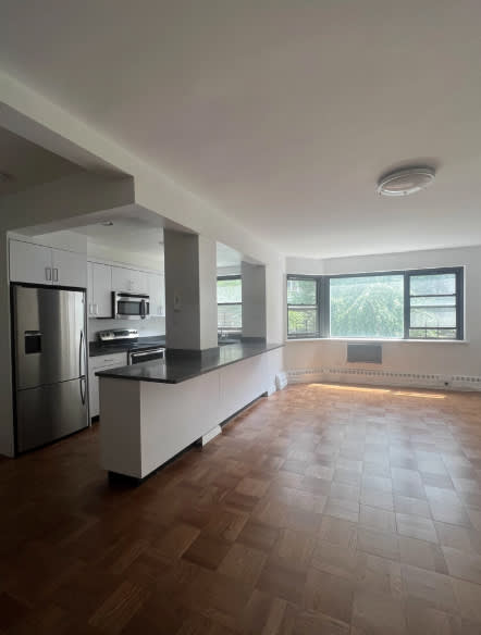 225 E 69th St – photo 1