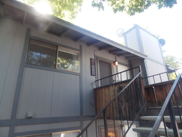 COMING SOON! Spacious Reno condo! Balcony, pool & more!!! – photo 2