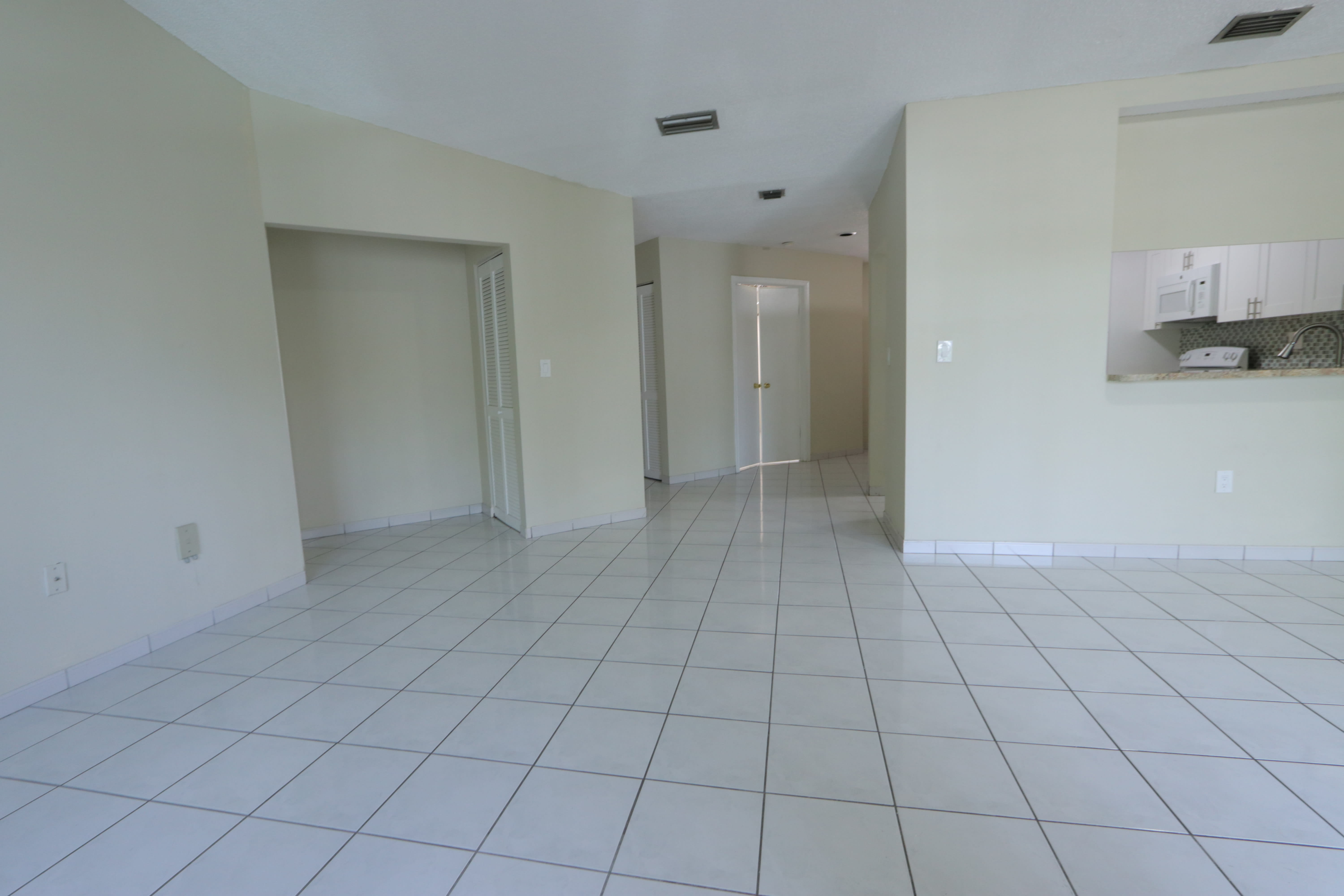 11165 NW 7th St Apt 203 – photo 5