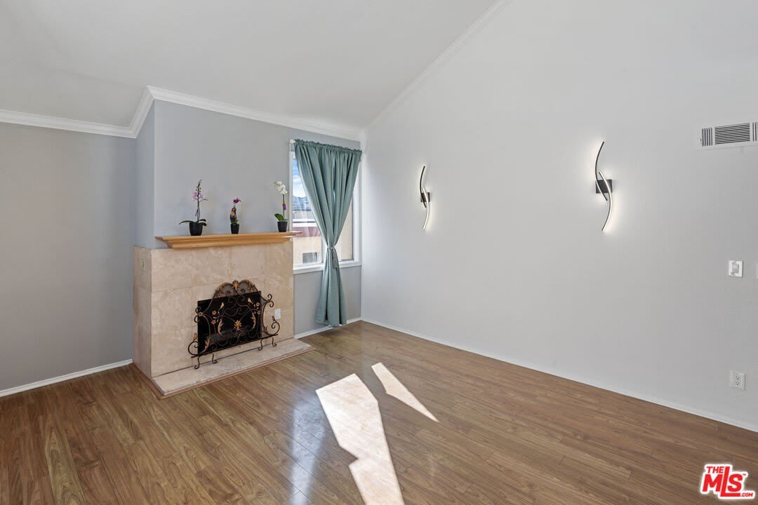 5325 Newcastle Ave – photo 5