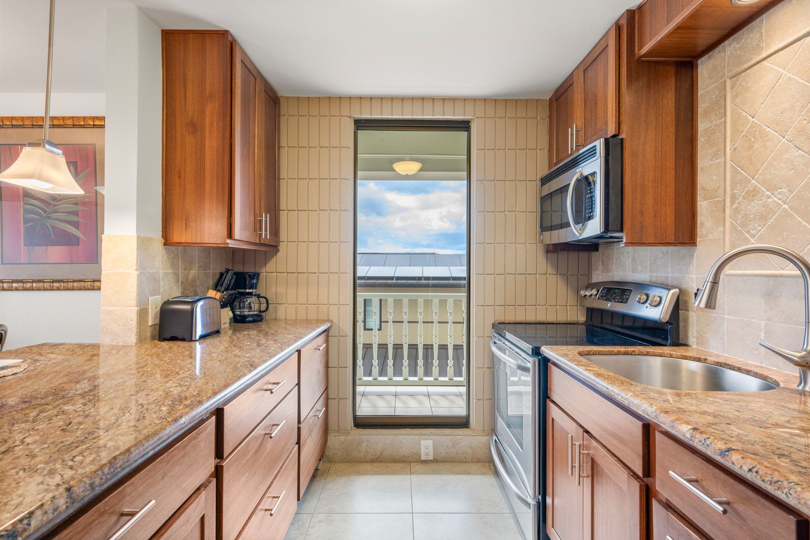 Lahaina Shores Fully Furnished One Bedroom – photo 4