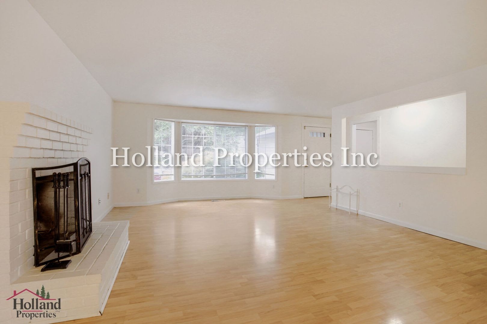 Upgraded Tigard Home with 2-Car Garage & Summerlake Park Nearby – photo 4
