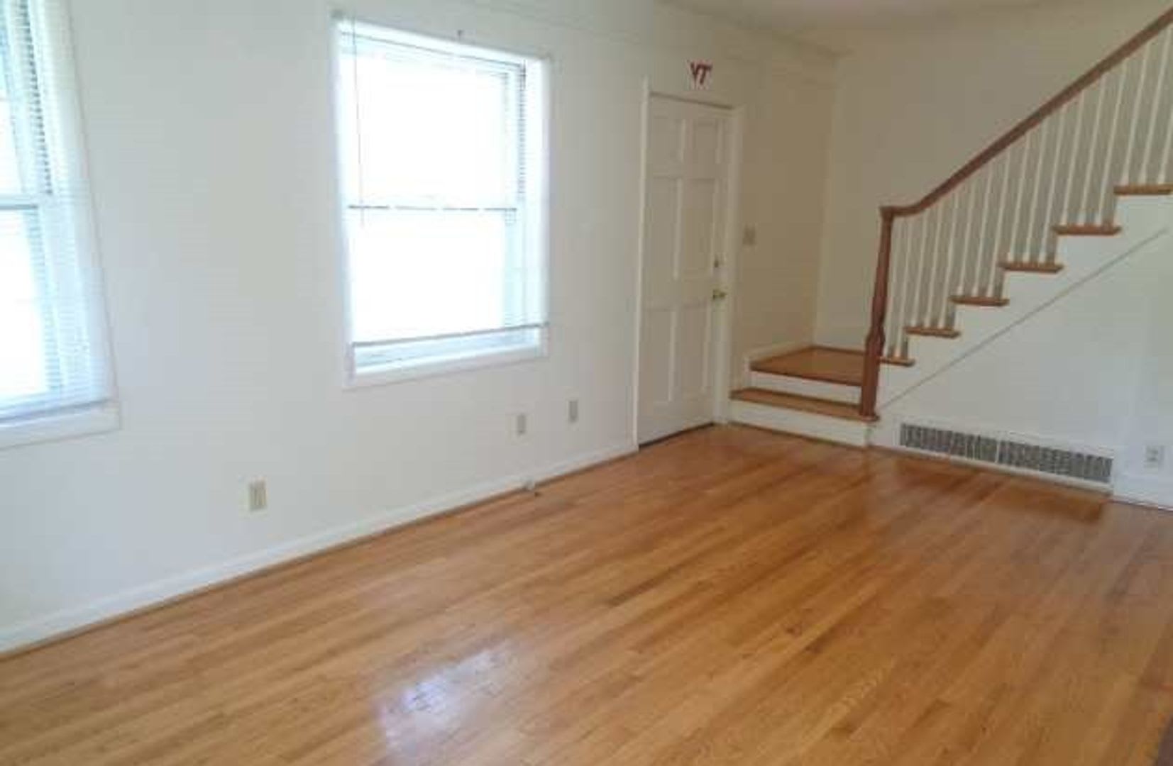 3 Bedroom 2 Bath Duplex – photo 4