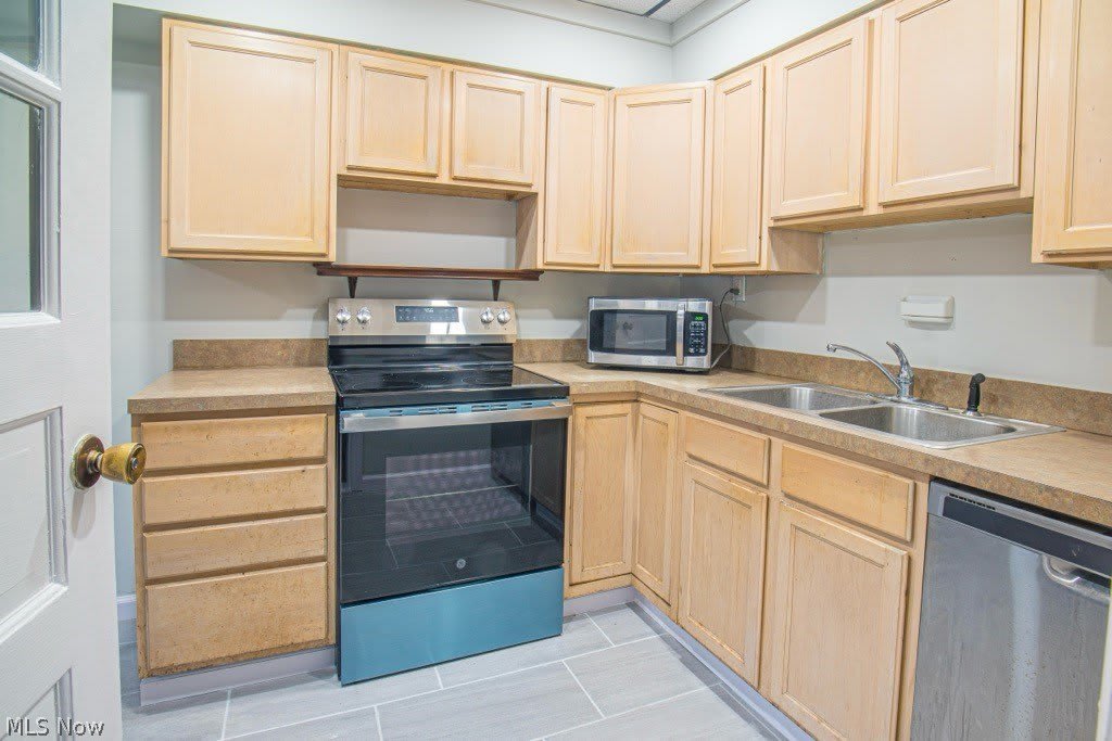 1399 Barlow Road – photo 5