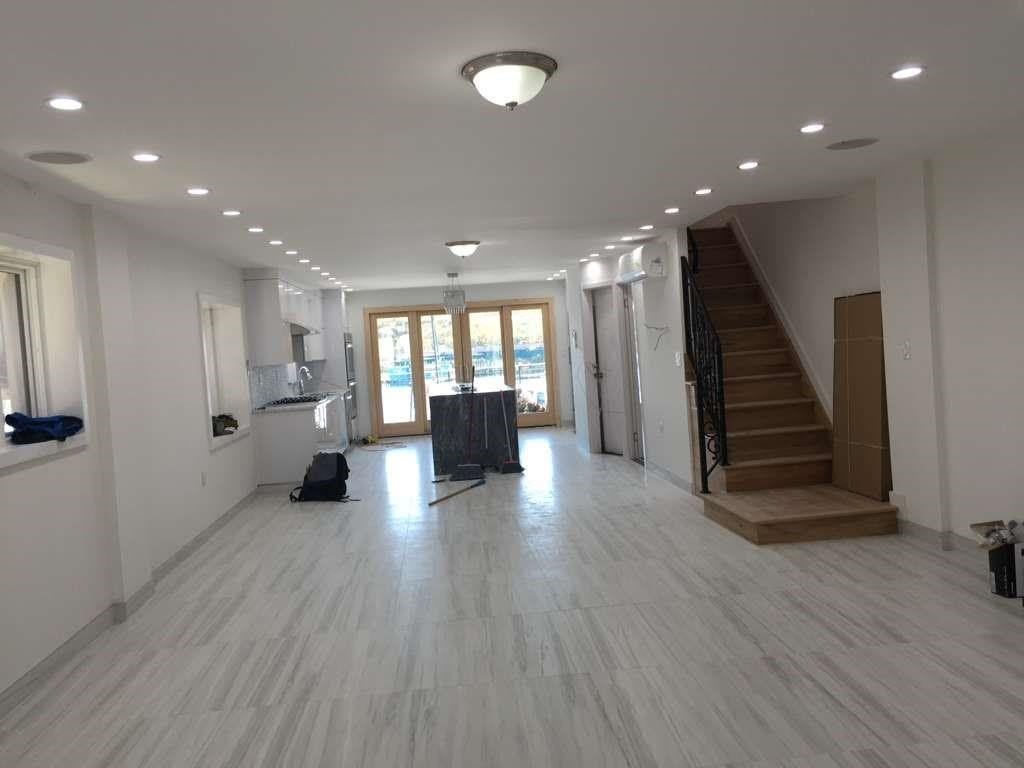 2358 National Drive – photo 2