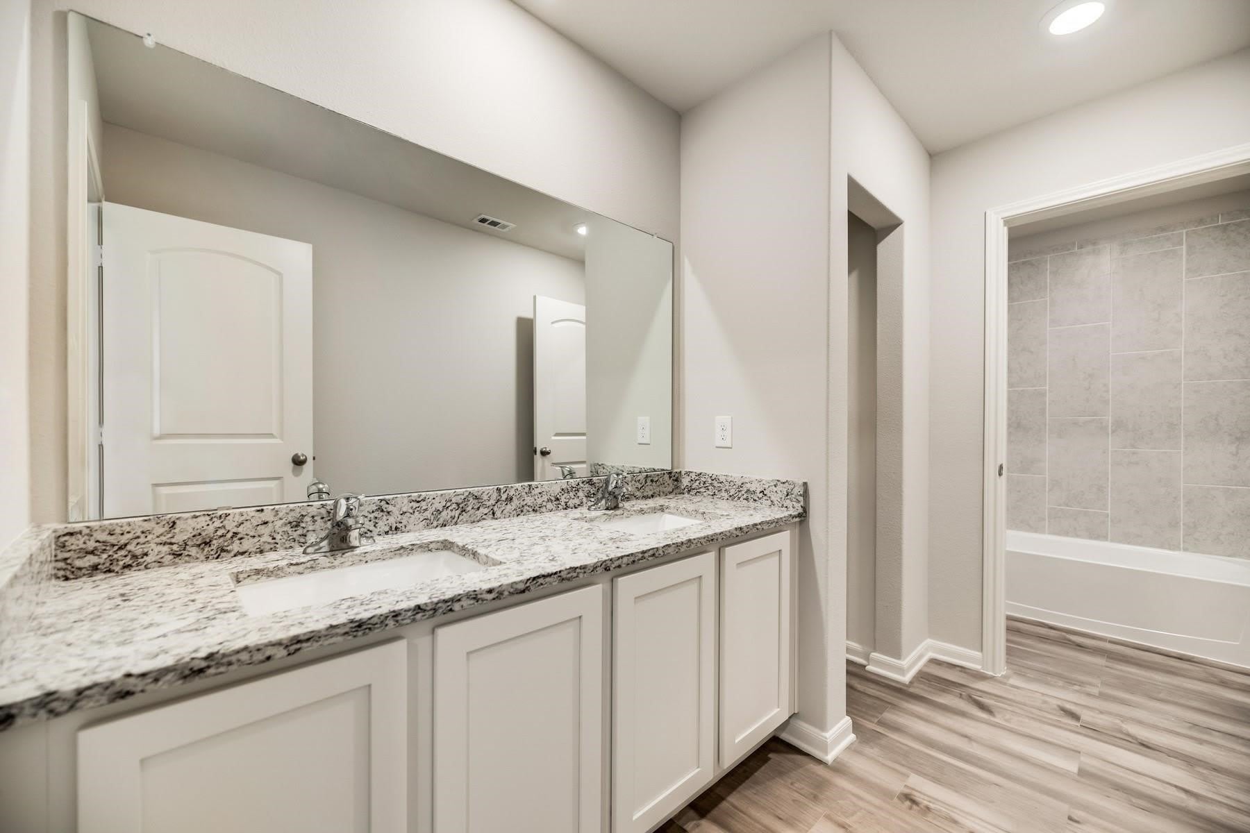 1905 Mckee Court – photo 4