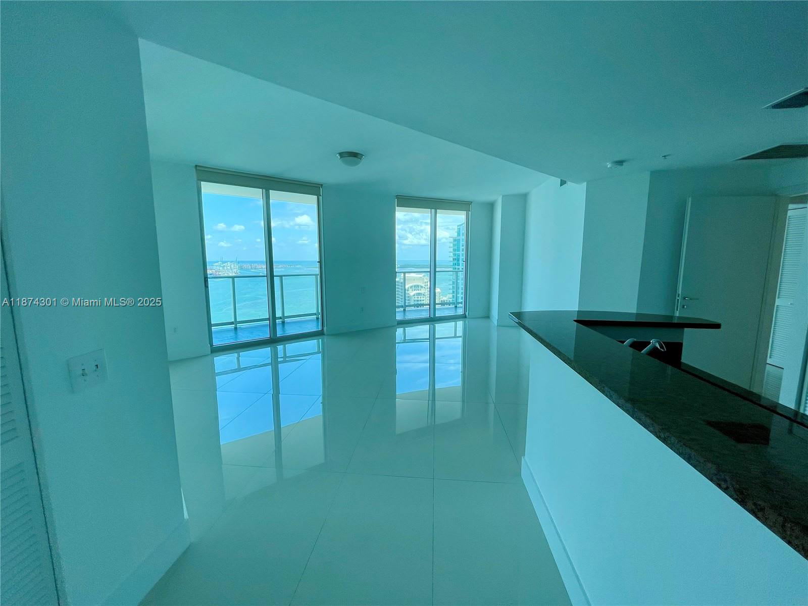 300 South Biscayne Boulevard – photo 3