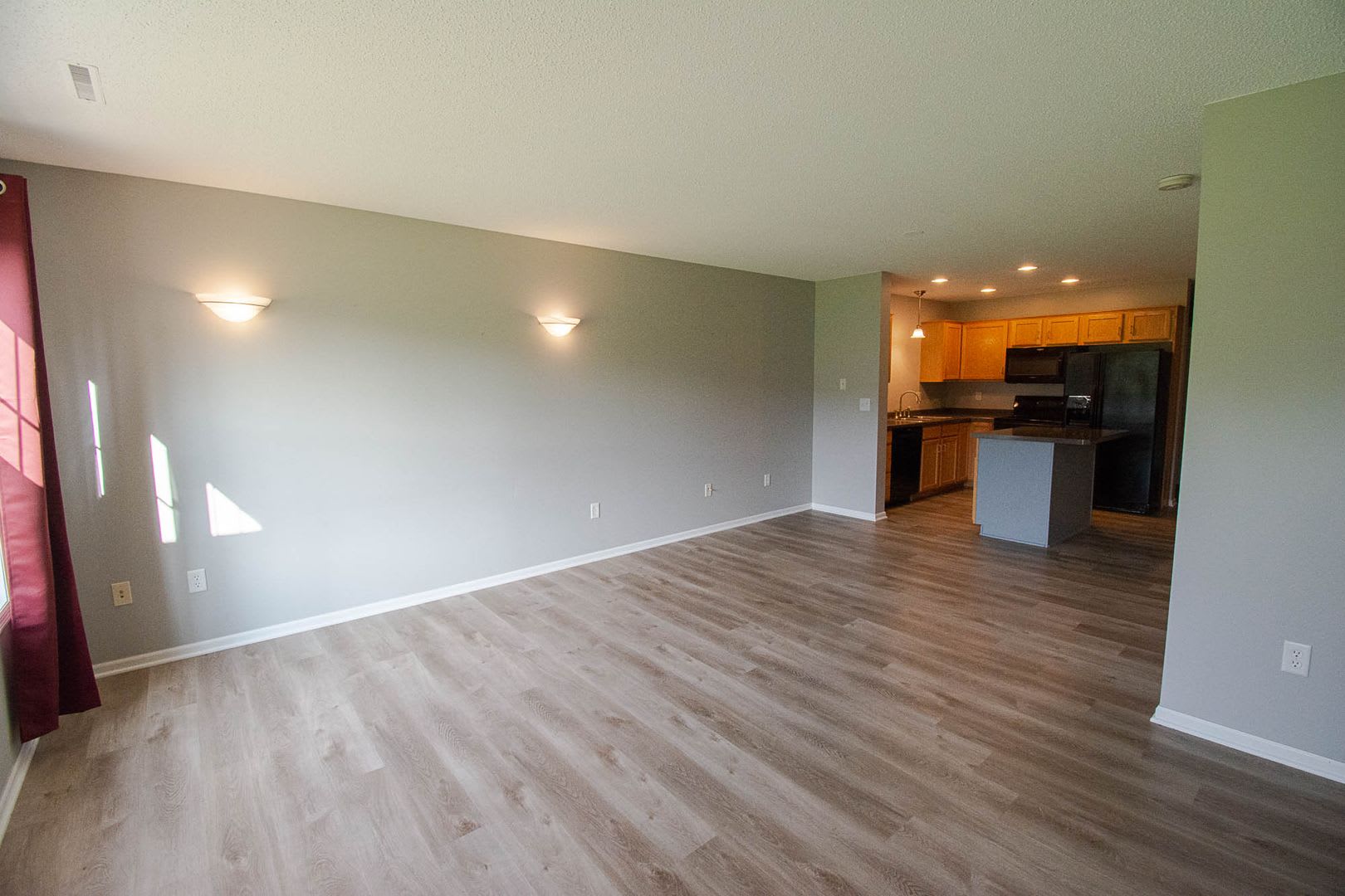 2 Bedroom Townhome off West Circle Drive – photo 4