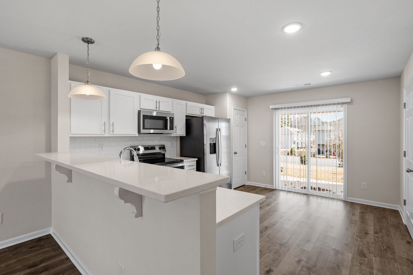 2 bd 2.5 ba townhome – photo 5