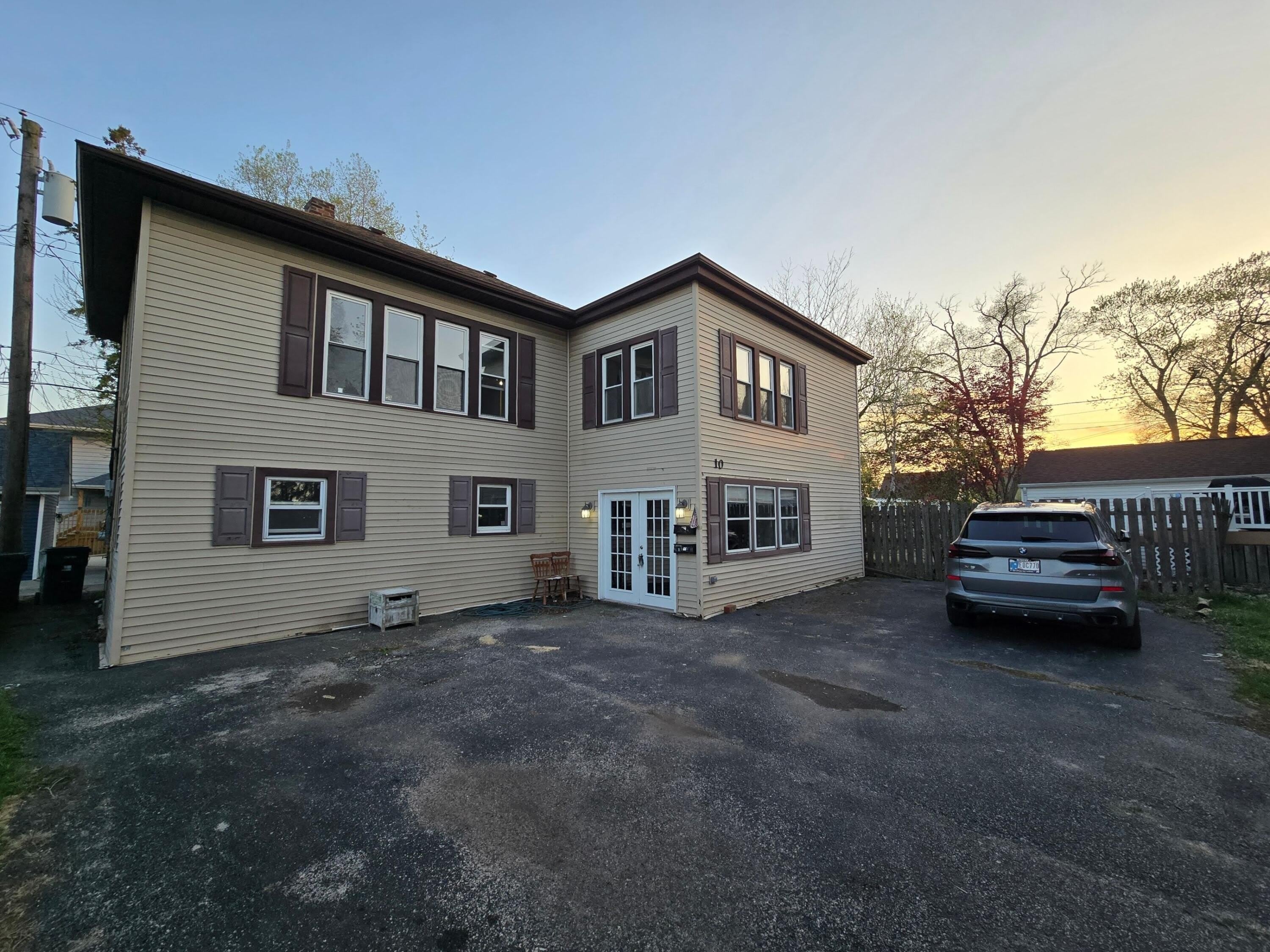 10 Lawndale Street – photo 1