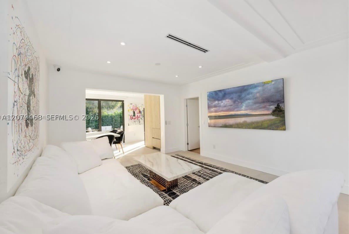 900 W 47Th Ct – photo 4