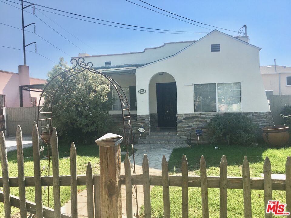 304 West Hillcrest Boulevard – photo 1