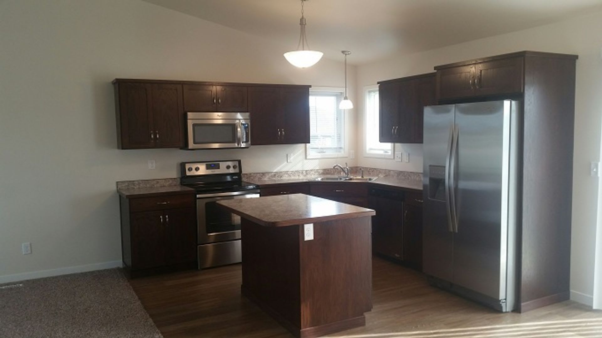4 Bed 3 Bath Single Family Home – photo 2