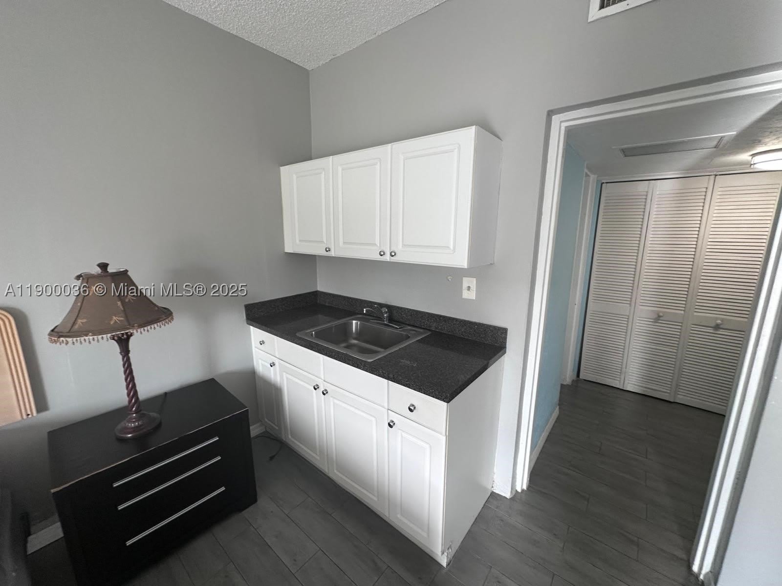 26 Diplomat Pkwy – photo 2