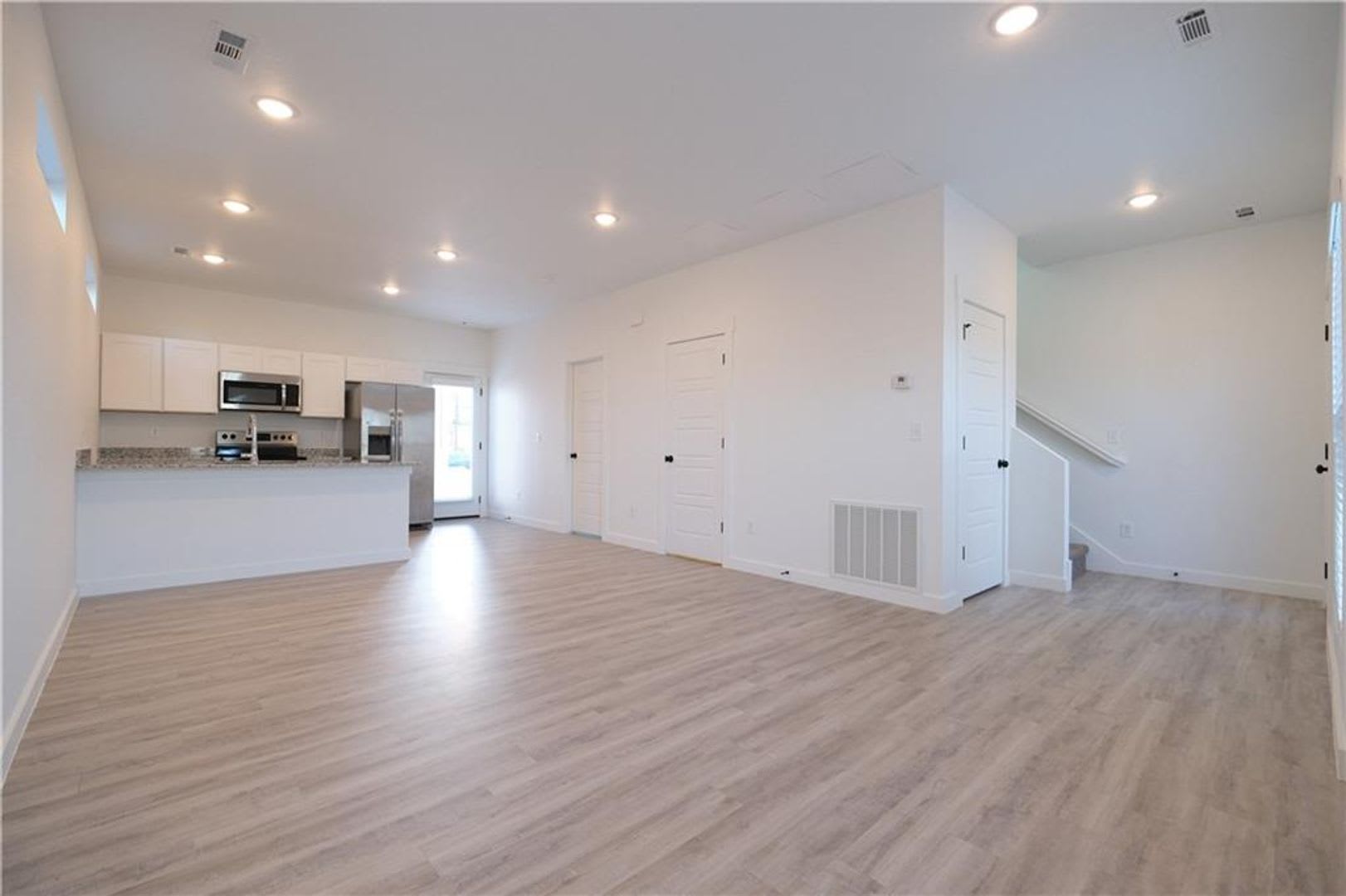 **FIRST THREE MONTHS $950.00** Featherston Village – photo 2