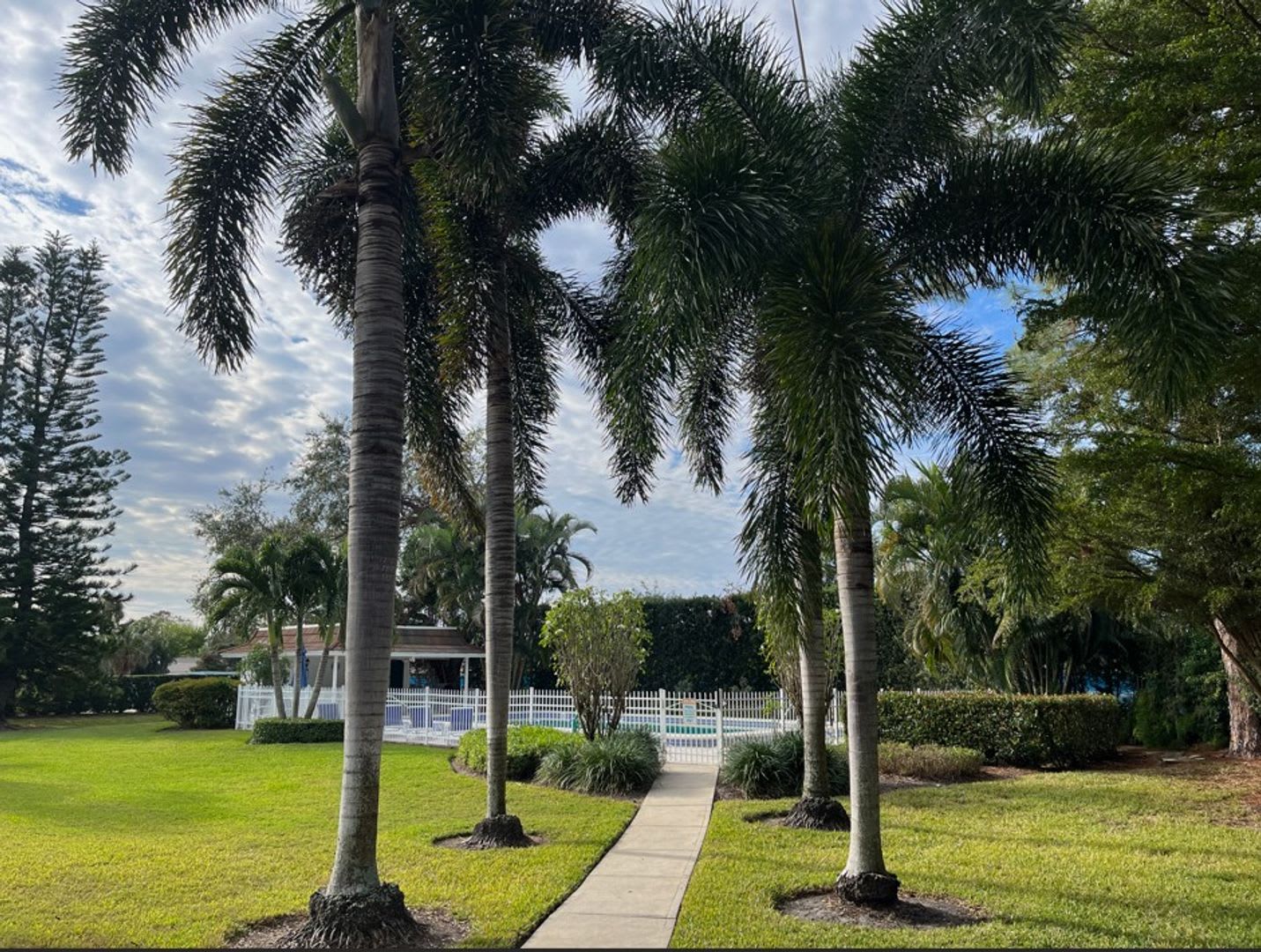 2 2 First Floor Unit Delnor Wiggins State Park And Beach Steps Away From Pool Seasonal – photo 3