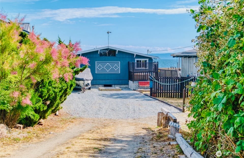 1563 Edwards Drive – photo 3